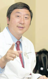 對於被譽為「亞洲英雄」，沈醫生謙虛地說只是盡了自己的職責。